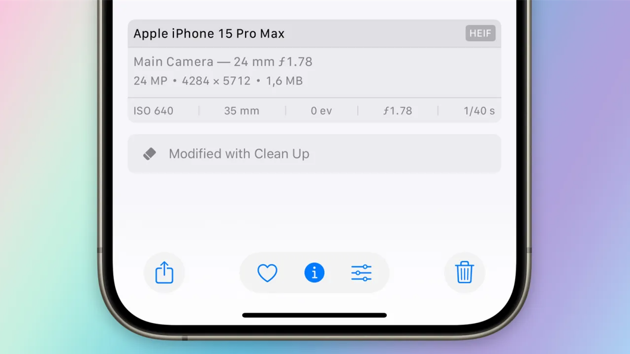 iOS 18.1 支持 Clean Up 功能，允许移除照片上人或物